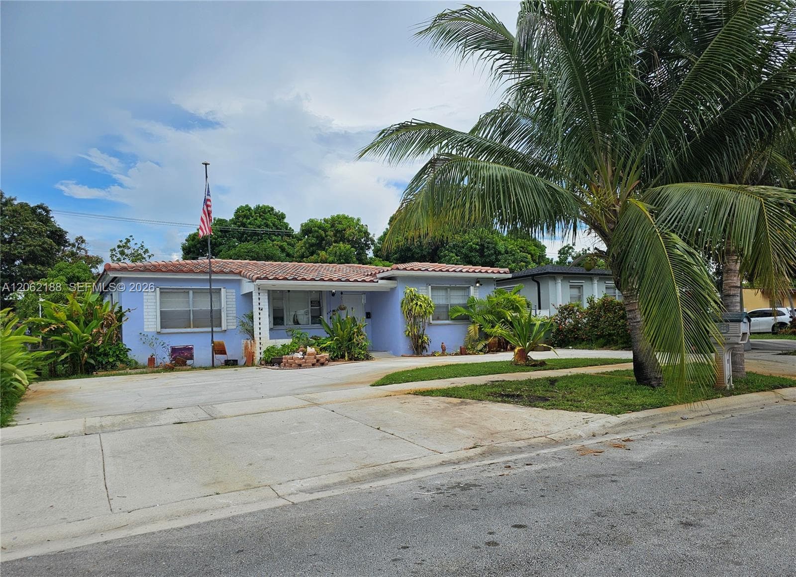 648 E 28th St, Hialeah FL 33013 photo 2