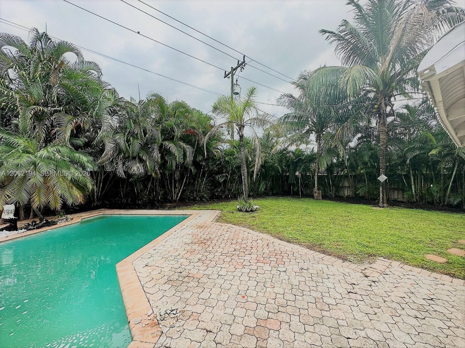 810 NW 8th Ave, Dania Beach FL 33004 photo 2