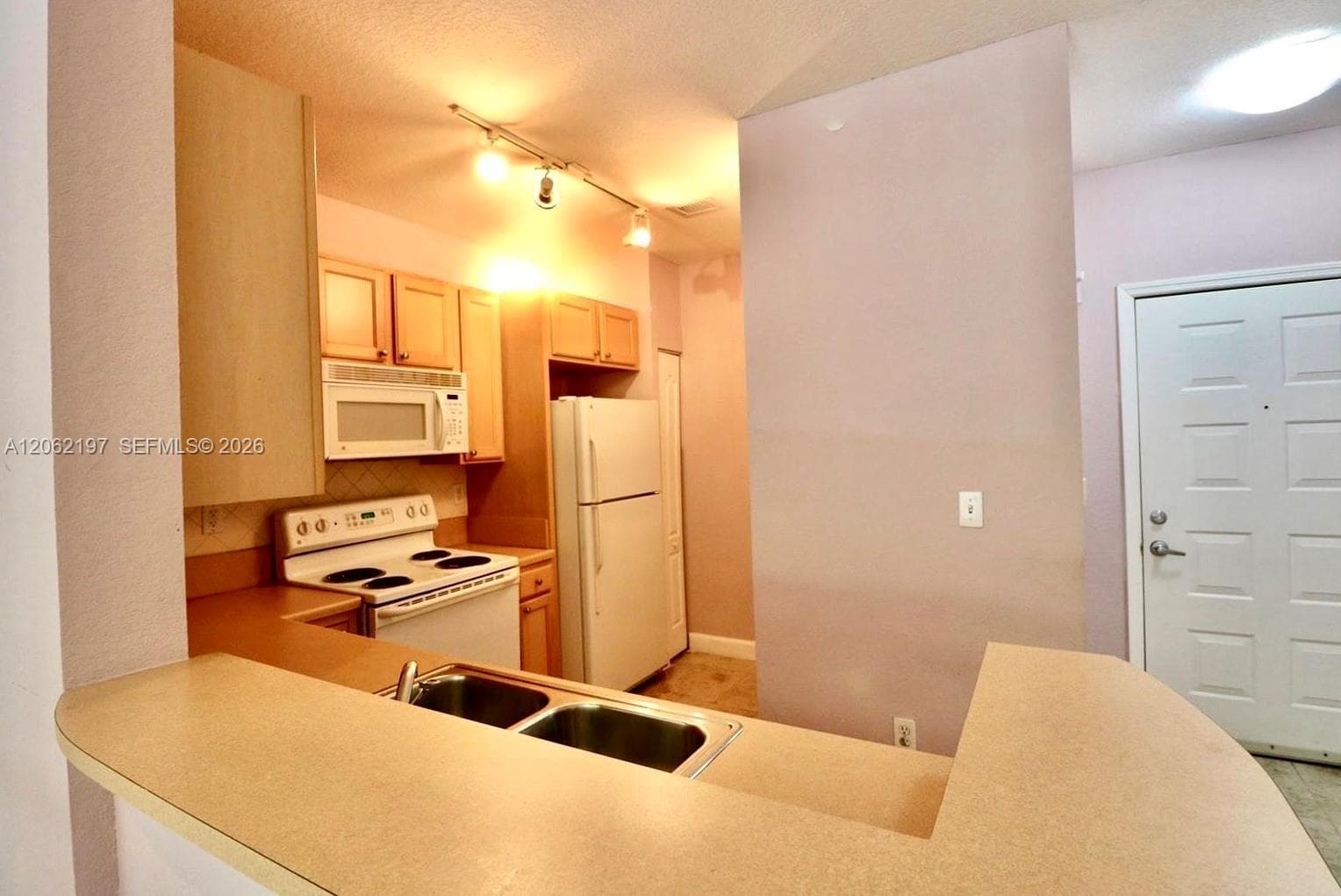 6001 SW 70th St # 117, South Miami FL 33143 photo 5