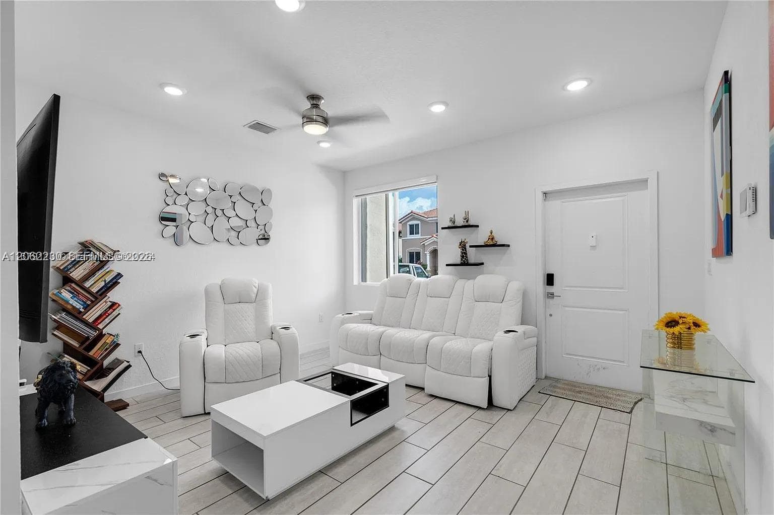 1042 SE 23rd Ter, Homestead FL 33035 photo 3
