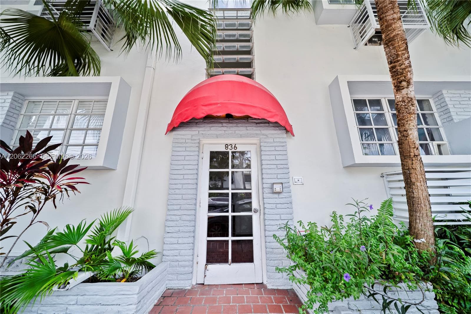 836 10th St # 8, Miami Beach FL 33139