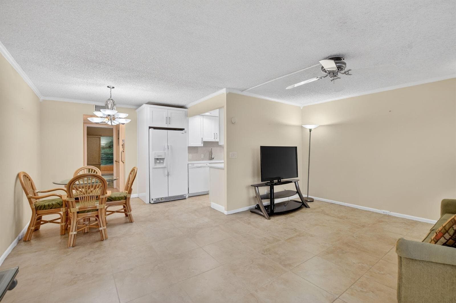2070 NEWPORT Q Drive, Deerfield Beach FL 33442 photo 2