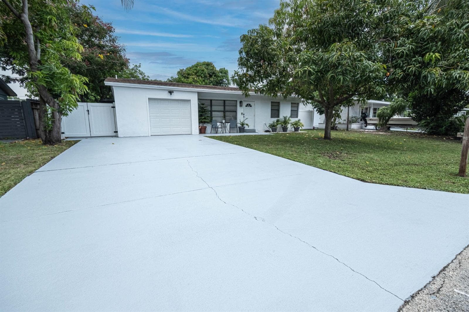 1561 NE 30TH Court, Pompano Beach FL 33064 photo 2