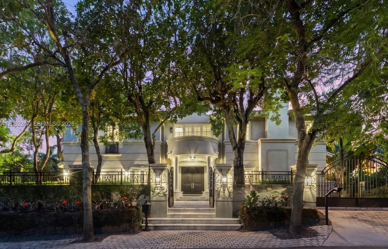 3460 S Moorings Way, Miami FL 33133