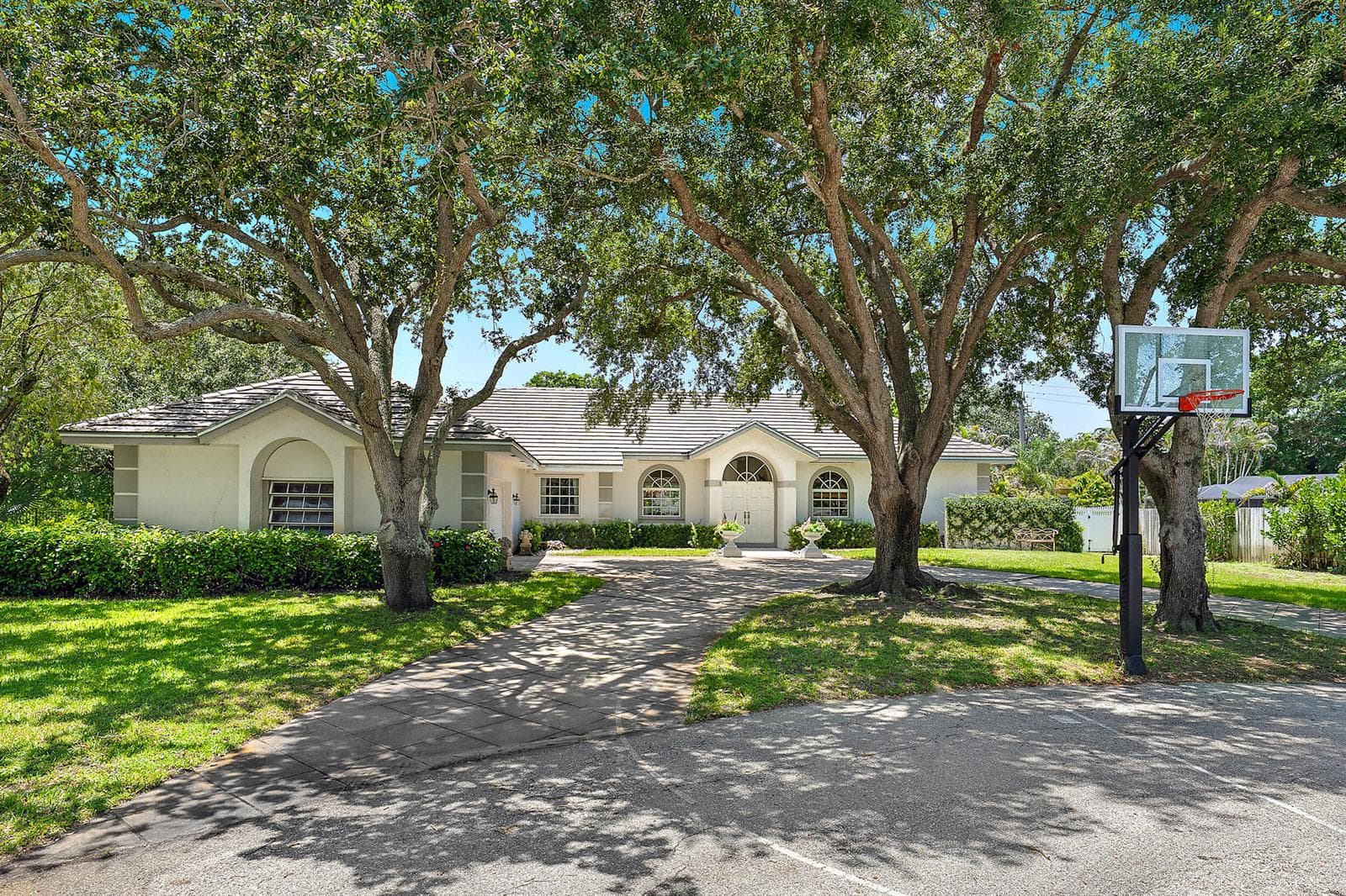 3 SE Loggerhead Lane, Tequesta FL 33469