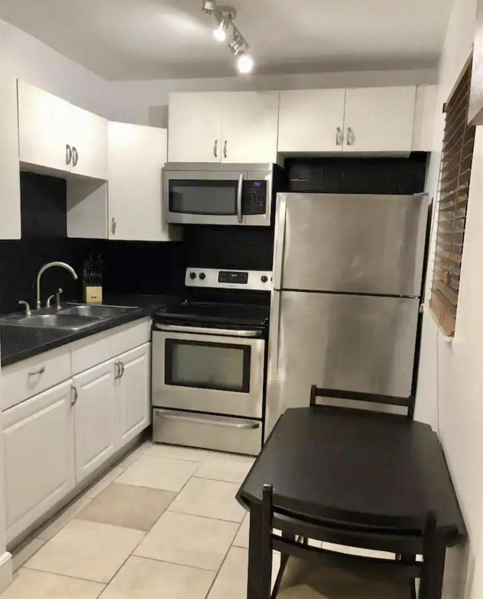 408 SE 12TH Court # 3A, Fort Lauderdale FL 33316 photo 2