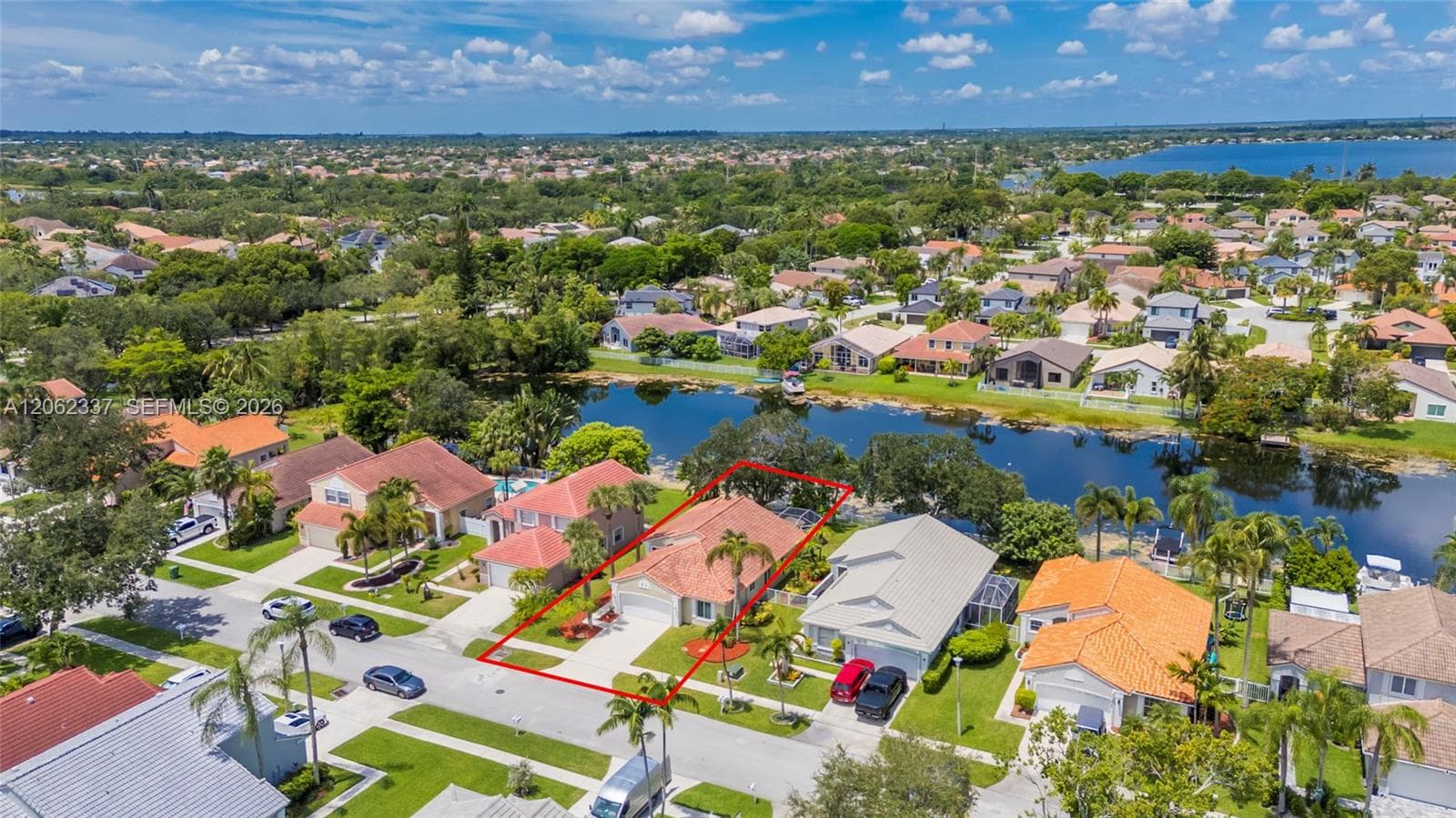 2006 NW 182nd Ave, Pembroke Pines FL 33029 photo 2