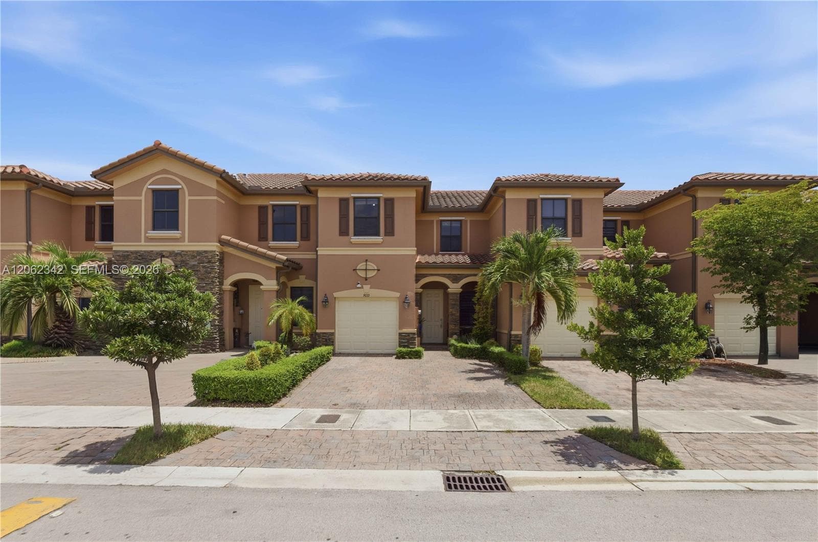 9033 W 33rd Avenue, Hialeah FL 33018 photo 2