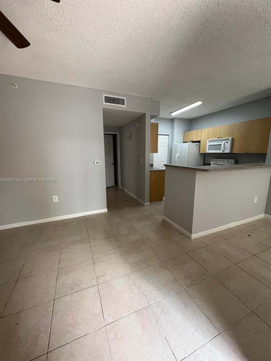 8020 N Nob Hill Rd # 102, Tamarac FL 33321 photo 2