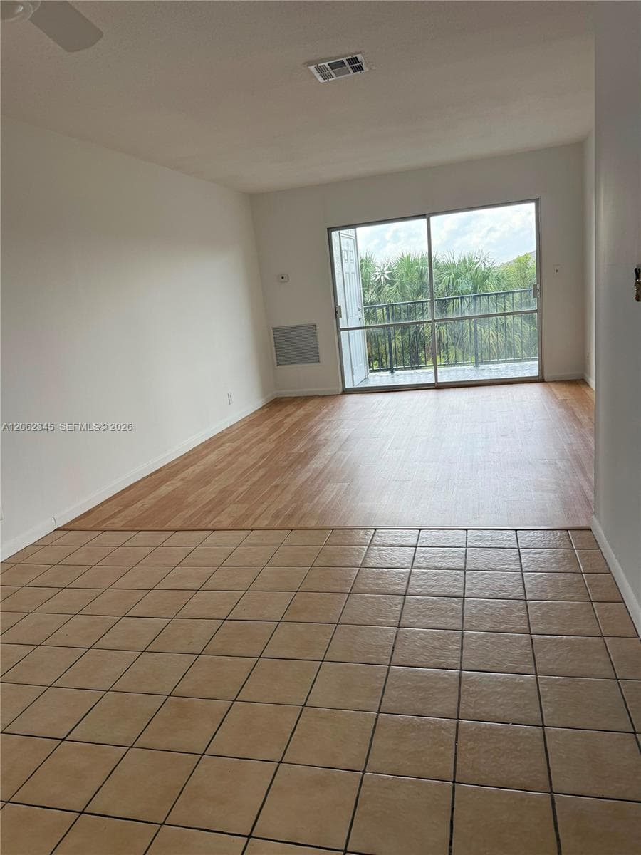1021 Crystal Lake Dr # 304, Deerfield Beach FL 33064 photo 2
