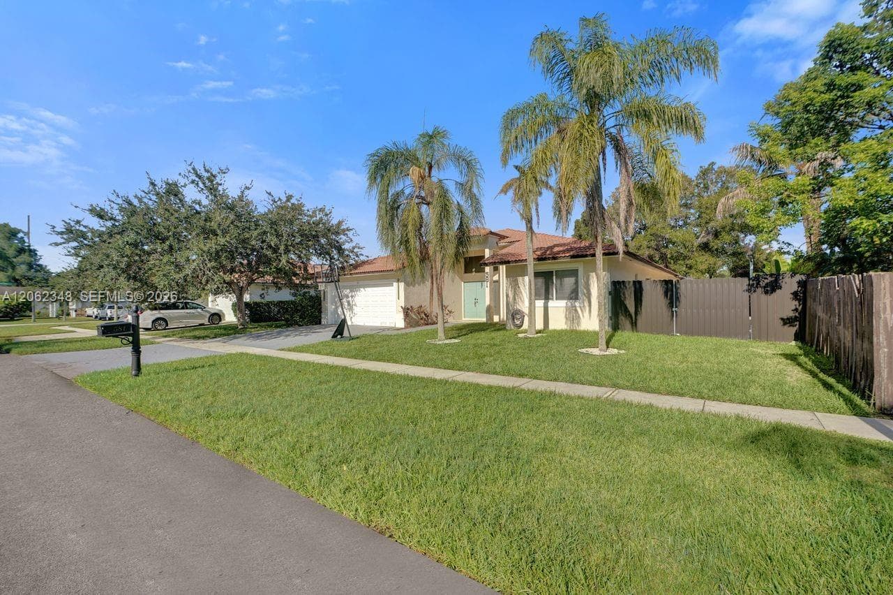 581 SW 169th Way, Weston FL 33326 photo 4