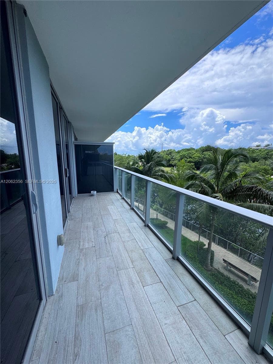 16385 Biscayne Blvd # 305, North Miami Beach FL 33160 photo 2
