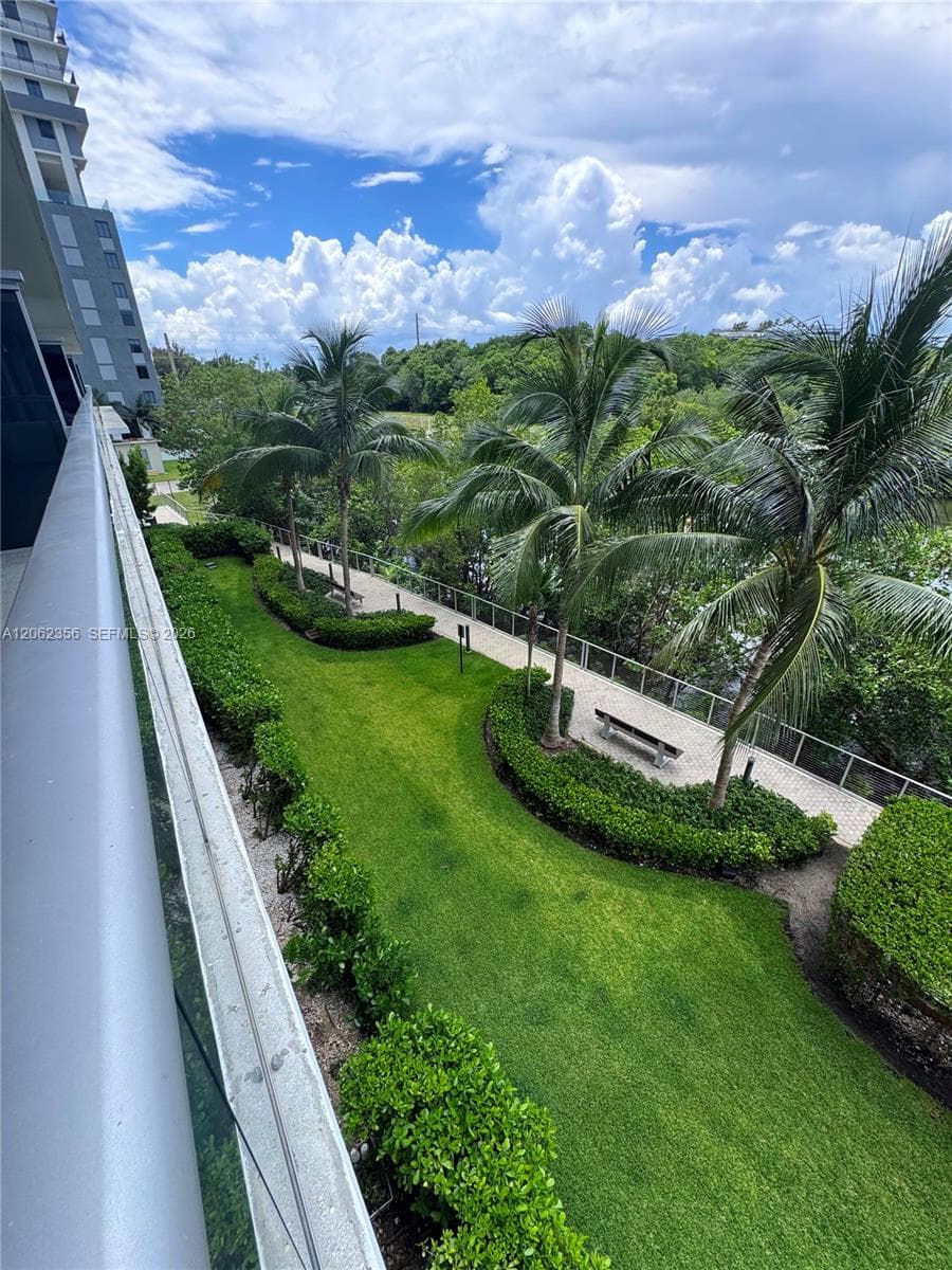 16385 Biscayne Blvd # 305, North Miami Beach FL 33160 photo 3