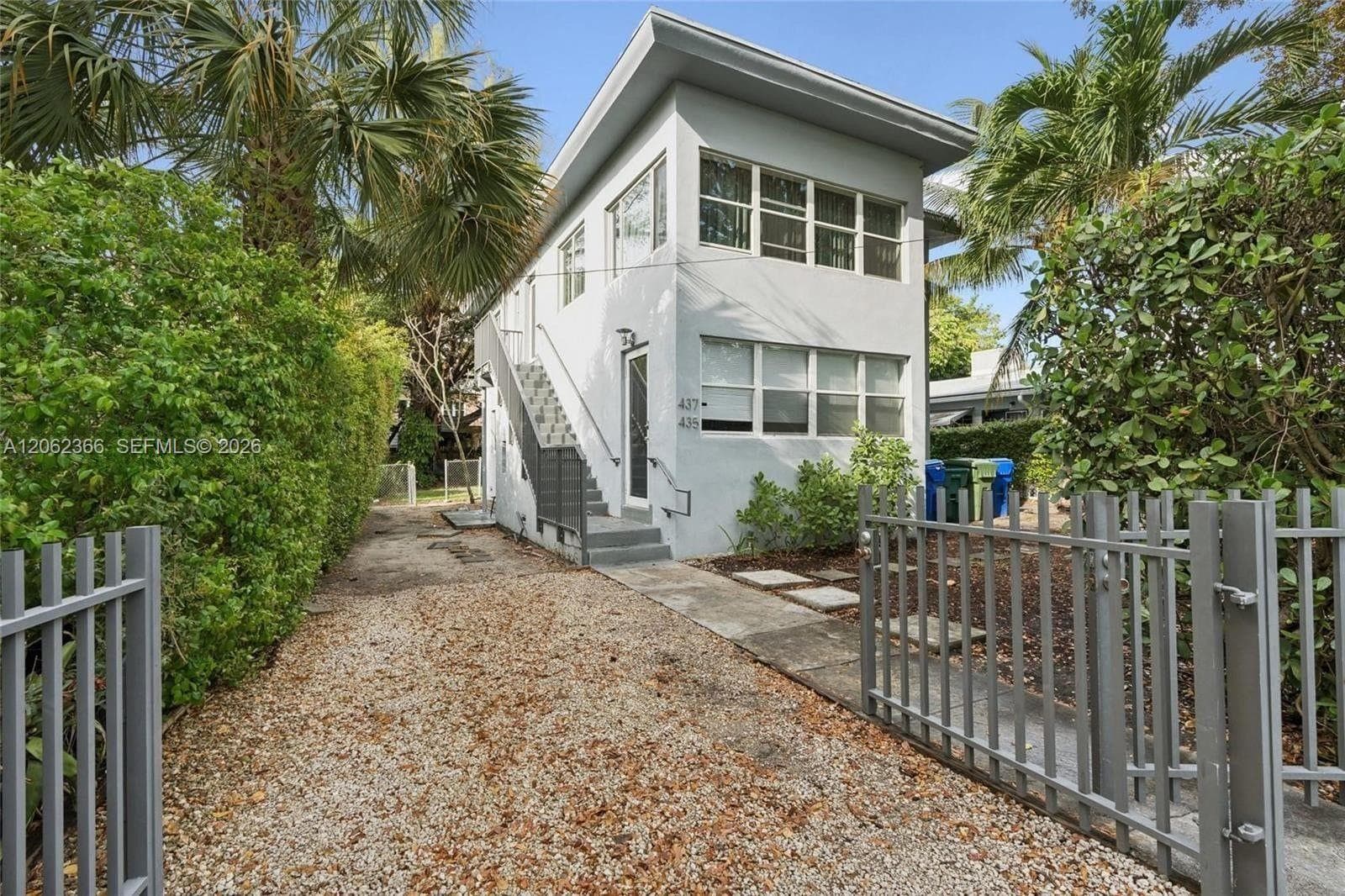 437 NE 69th St # 1, Miami, FL 33138 photo 2