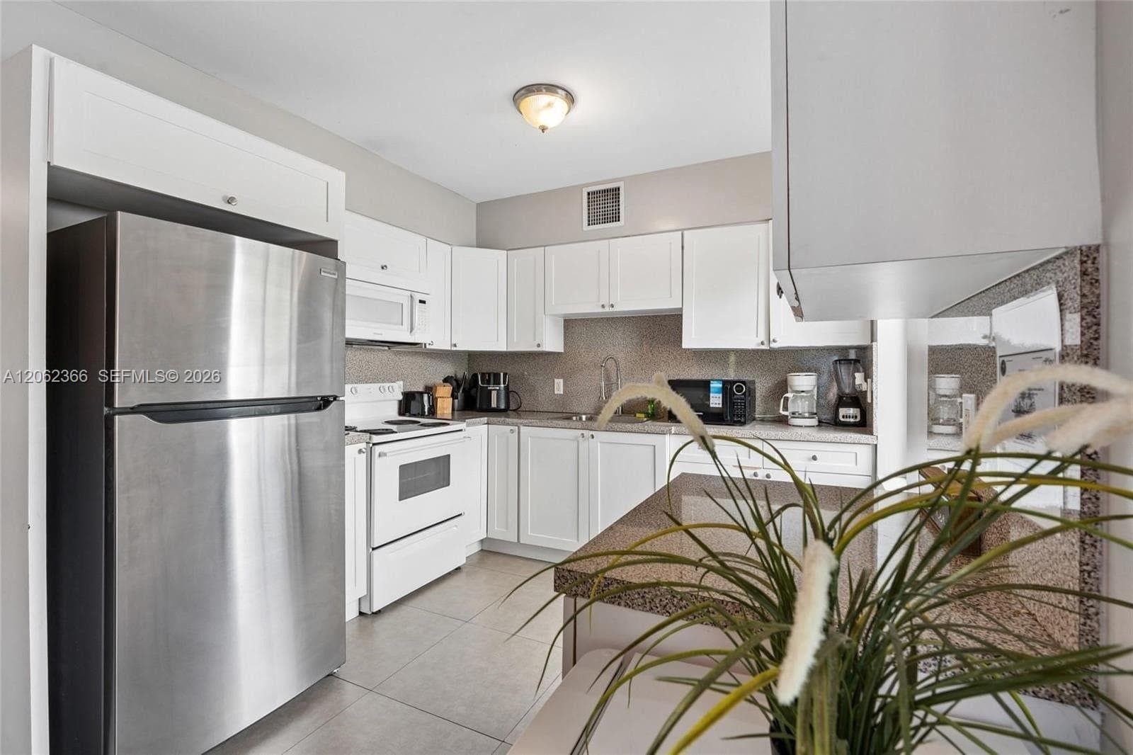 437 NE 69th St # 1, Miami, FL 33138 photo 3