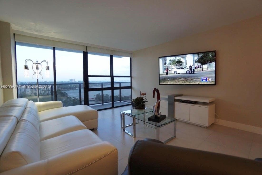 600 NE 36th St # 1214, Miami, FL 33137 photo 5