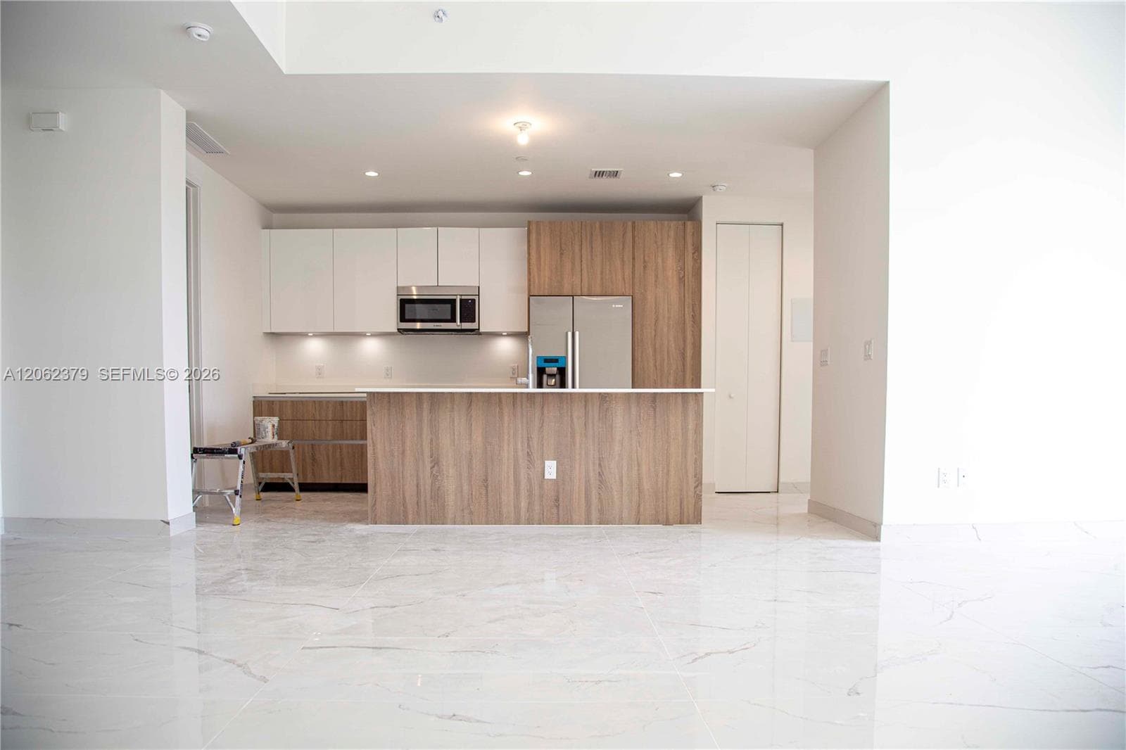 529 SW 11th St # 202, Miami, FL 33129 photo 2