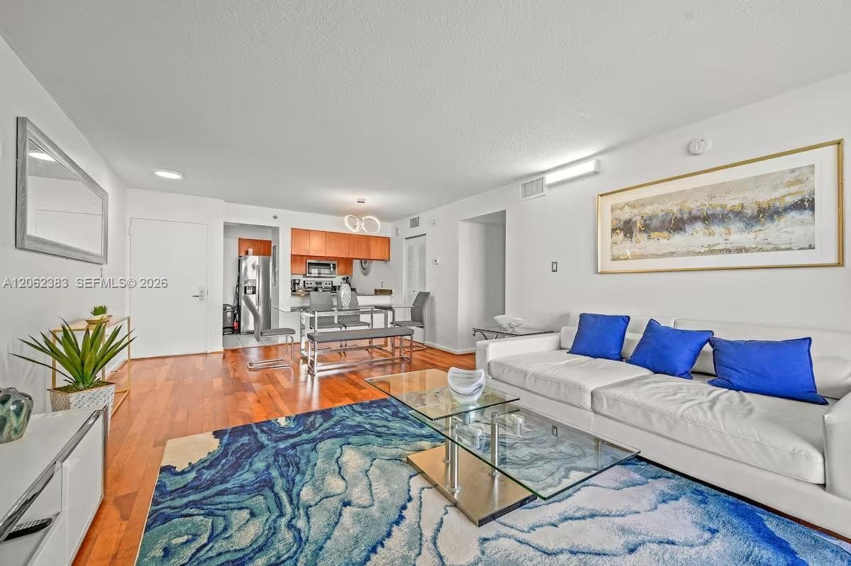 1200 Brickell Bay Dr # 2502, Miami FL 33131 photo 4