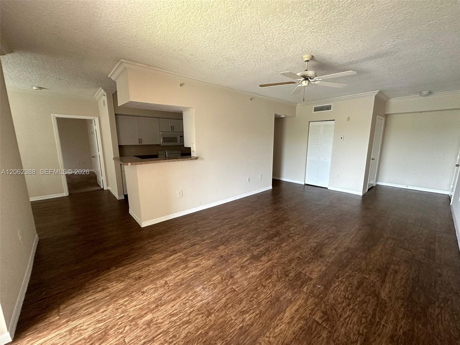 11600 SW 2nd St # 18208, Pembroke Pines FL 33025 photo 3