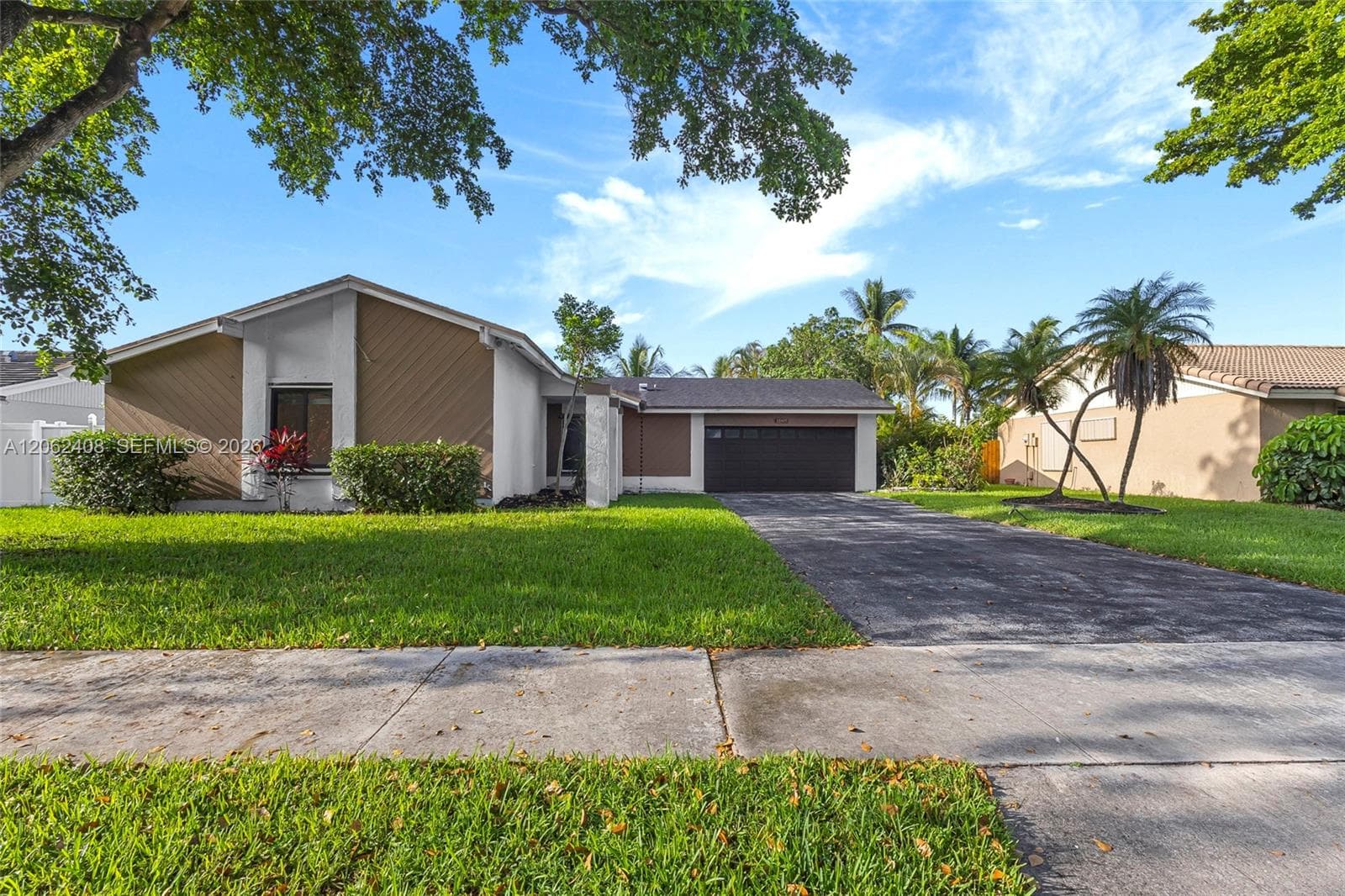 11905 Sailboat Dr, Cooper City FL 33026 photo 2