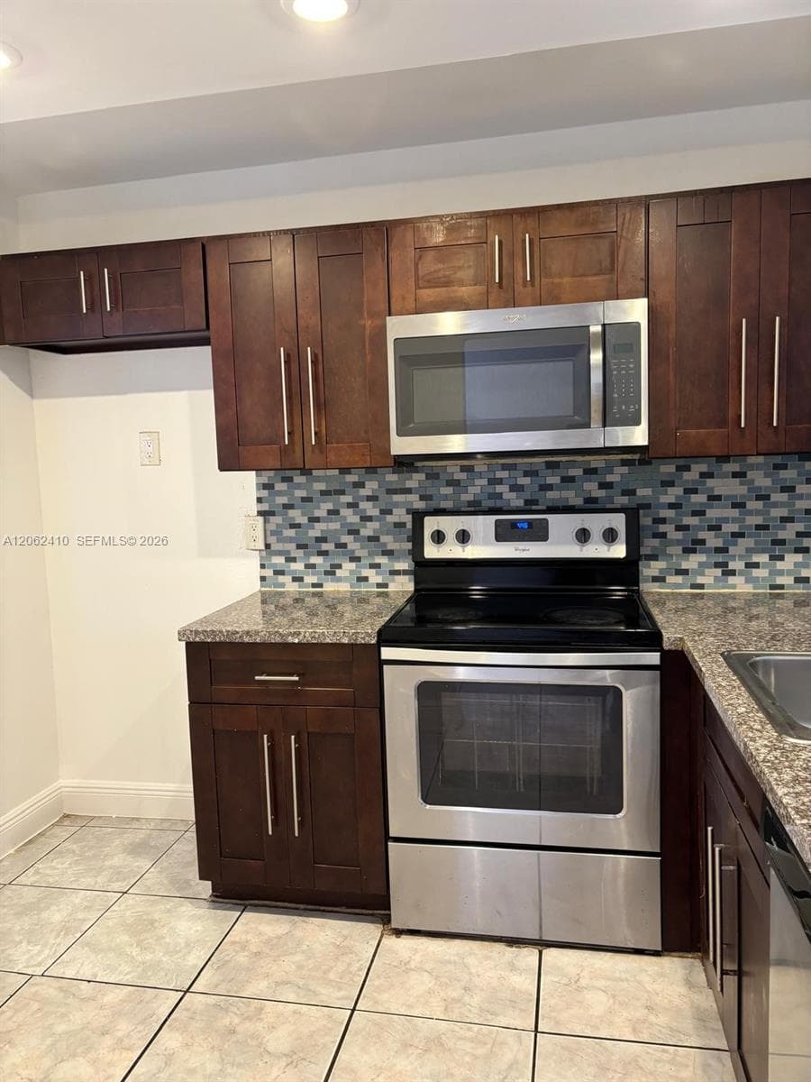 19851 SW 114th Ave # 207, Miami, FL 33157