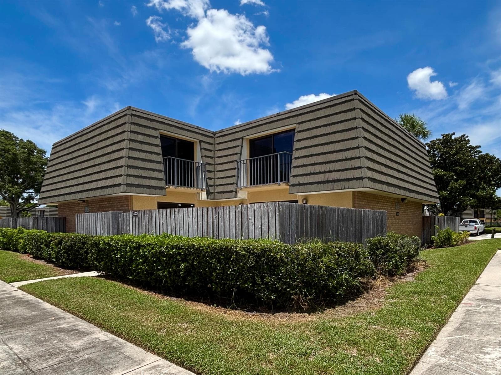 1402 14th Way, West Palm Beach FL 33407 photo 2