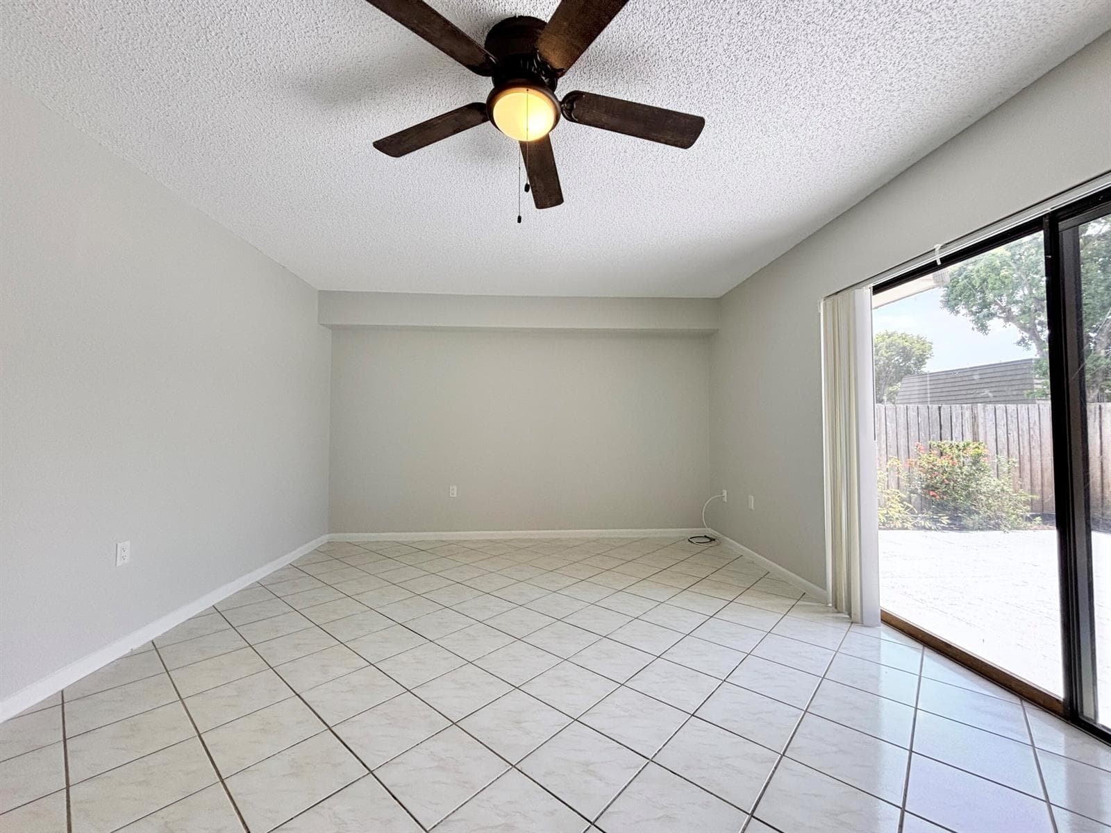 1402 14th Way, West Palm Beach FL 33407 photo 4