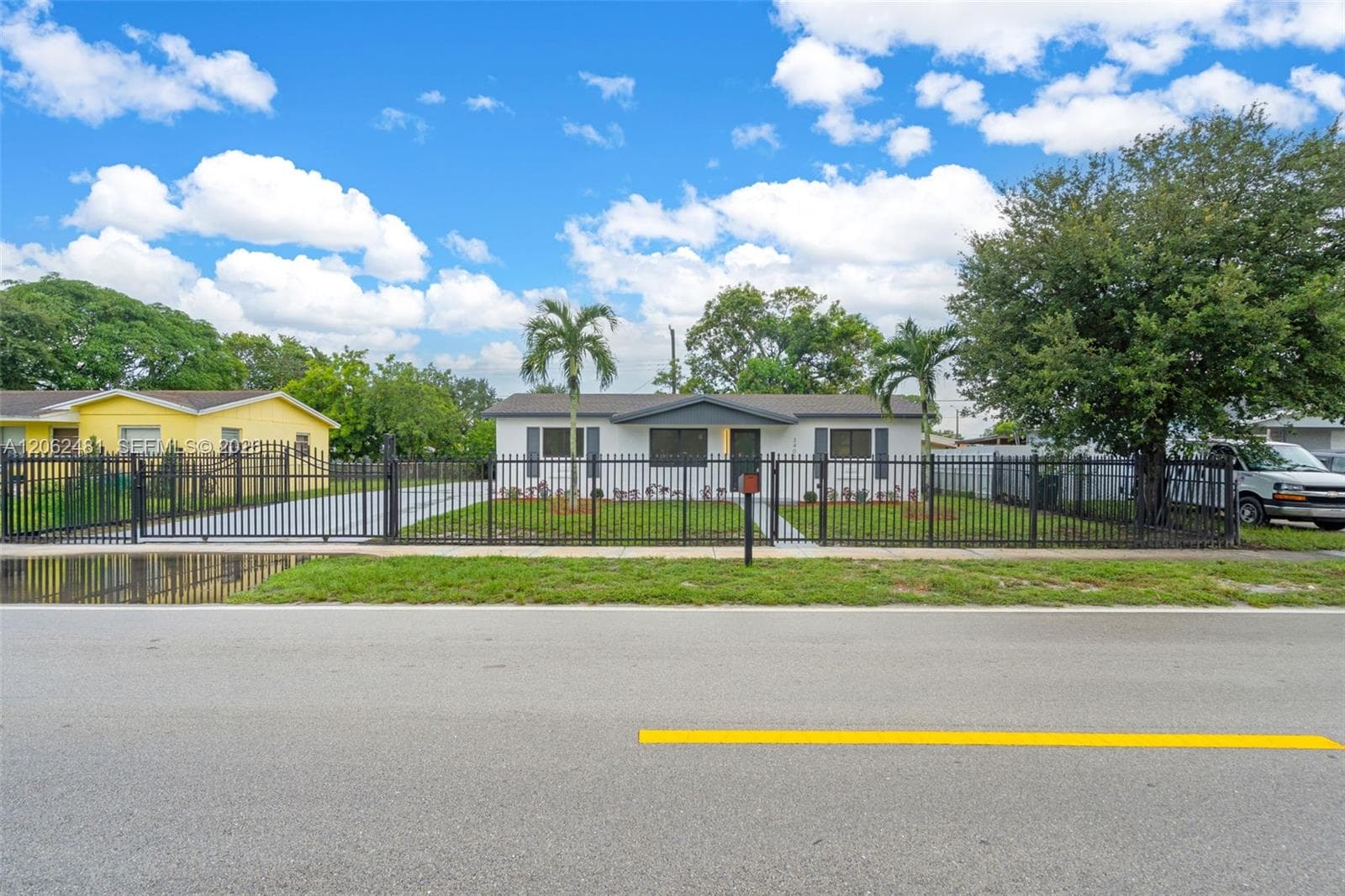 3400 NW 211th St, Miami Gardens FL 33056