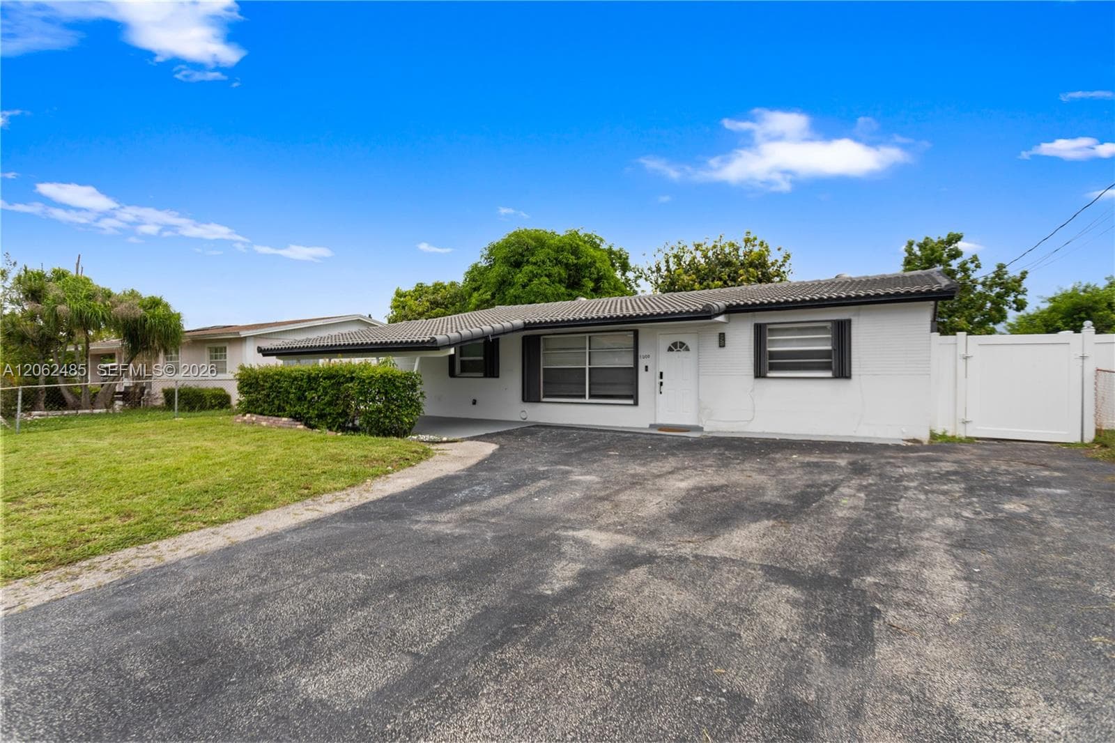 1000 NW 23rd Ter, Pompano Beach FL 33069 photo 2
