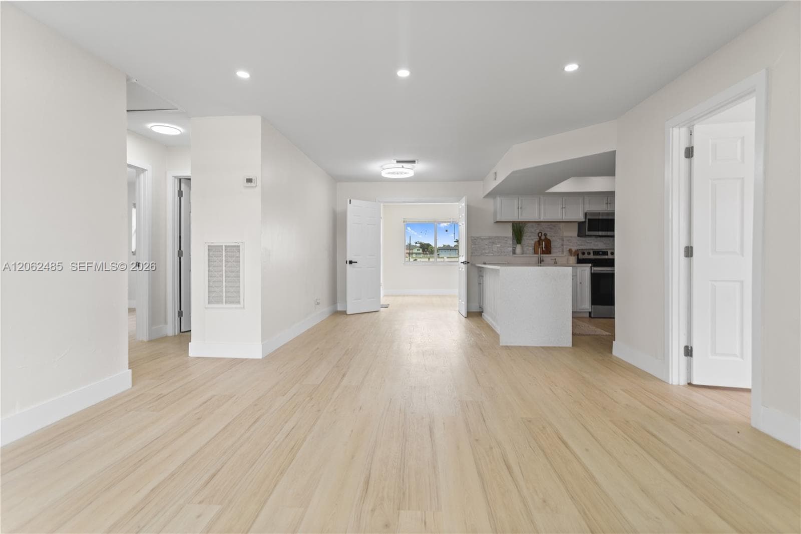 1000 NW 23rd Ter, Pompano Beach FL 33069 photo 4