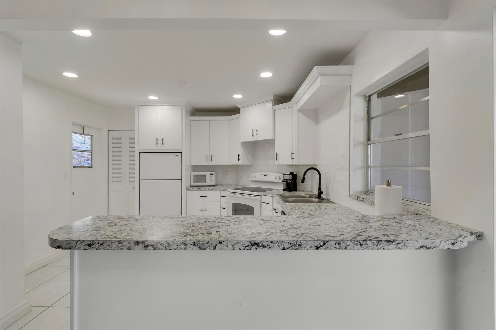 7 GREENWAY Village N # 202, Royal Palm Beach FL 33411 photo 5