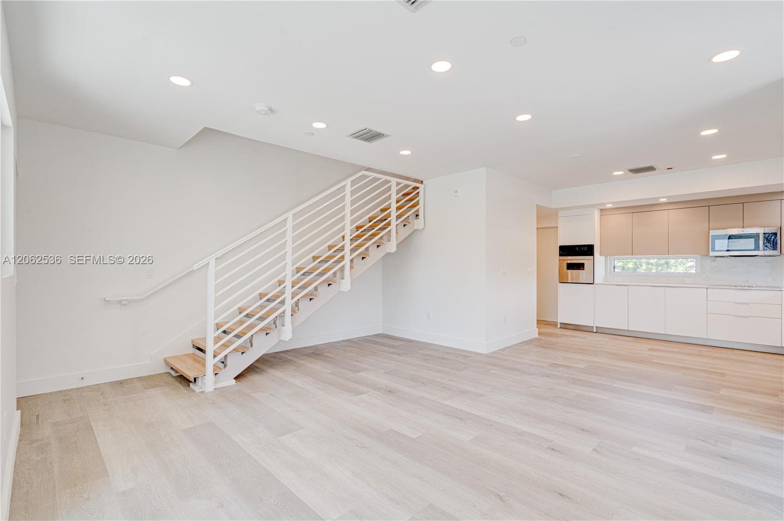 816 84th St # 2, Miami Beach FL 33141 photo 4