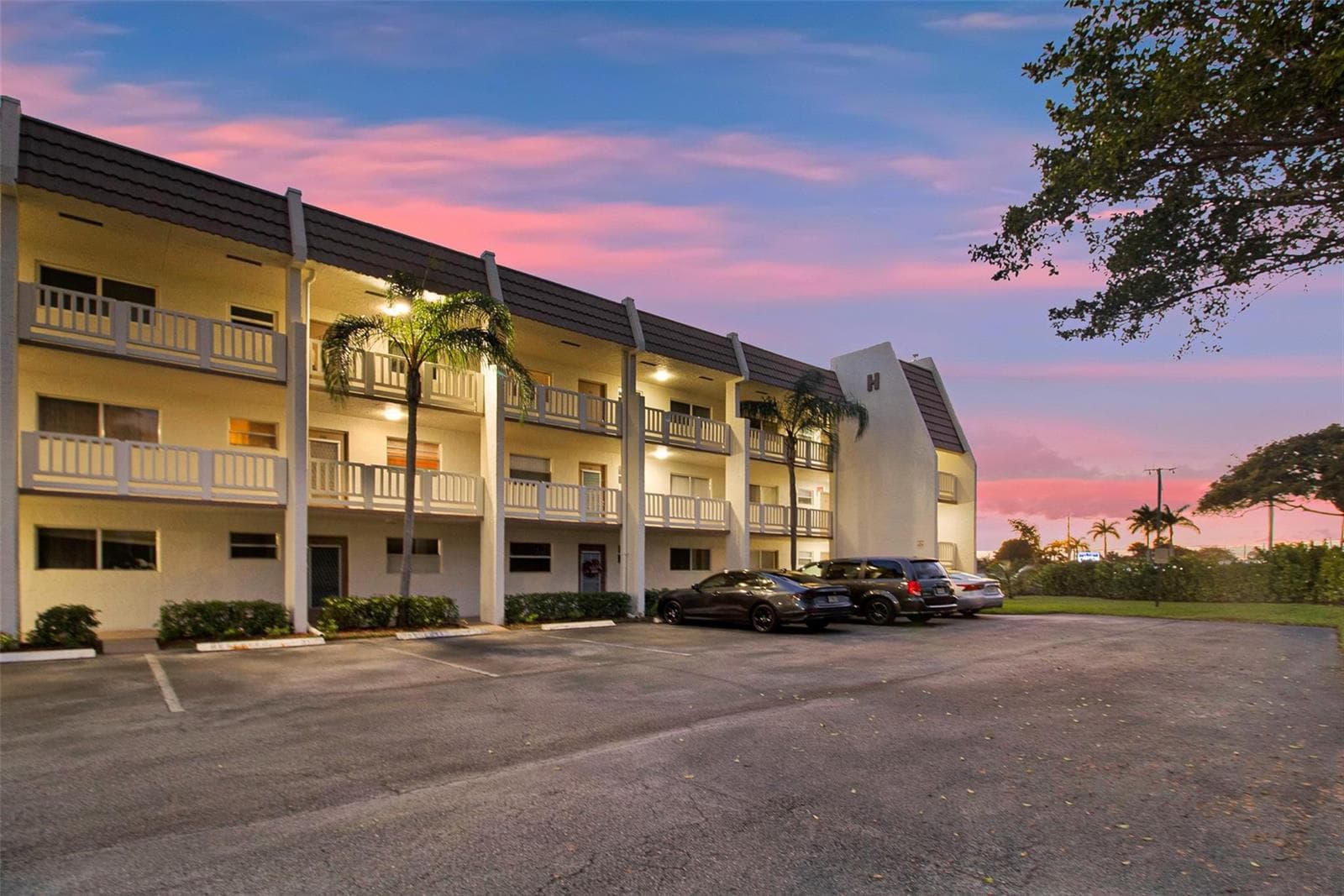 6890 Royal Palm Boulevard # 312H, Margate FL 33063
