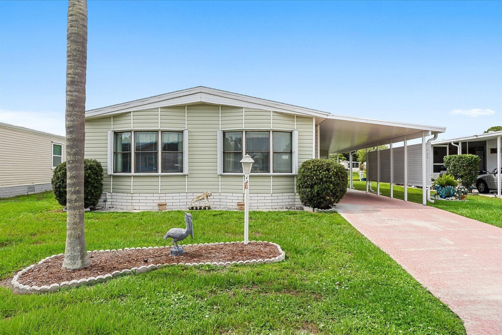 484 TROPICAL ISLES Circle # 32, Fort Pierce FL 34982 photo 2