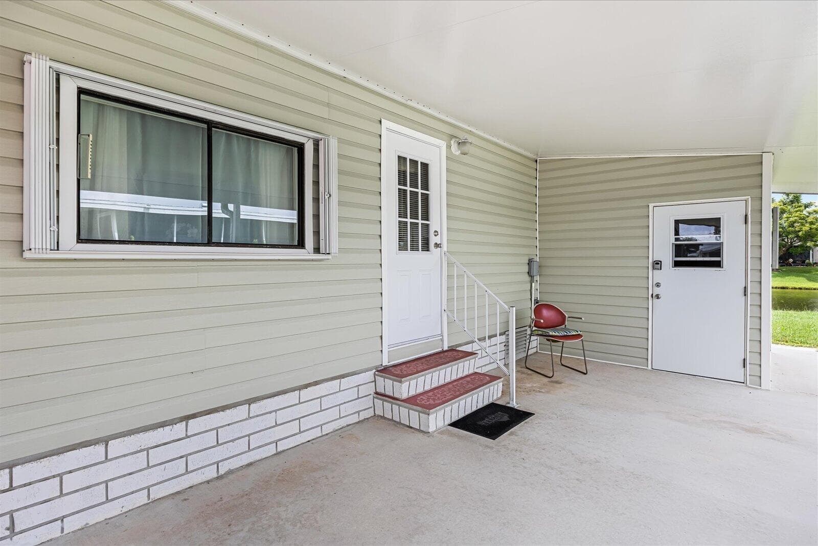 484 TROPICAL ISLES Circle # 32, Fort Pierce FL 34982 photo 3
