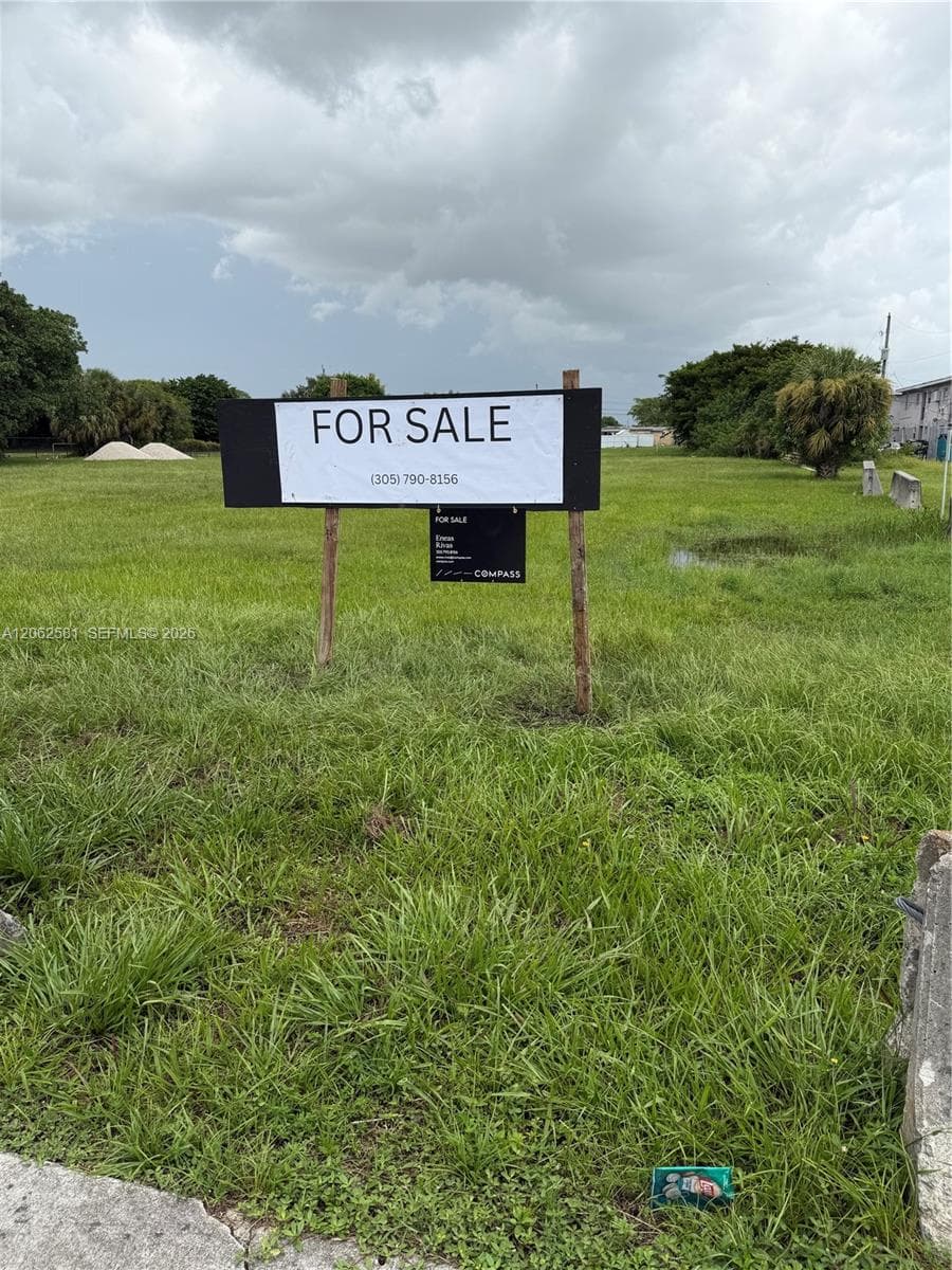 2203 NW 143, Opa-Locka FL 33054 photo 3