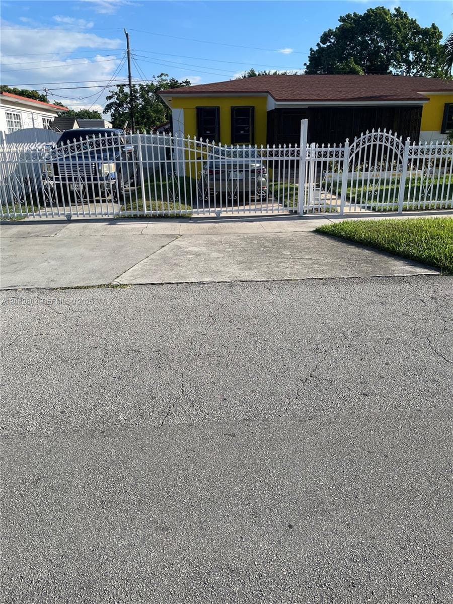 3265 NW 80th Ter, Miami FL 33147 photo 2
