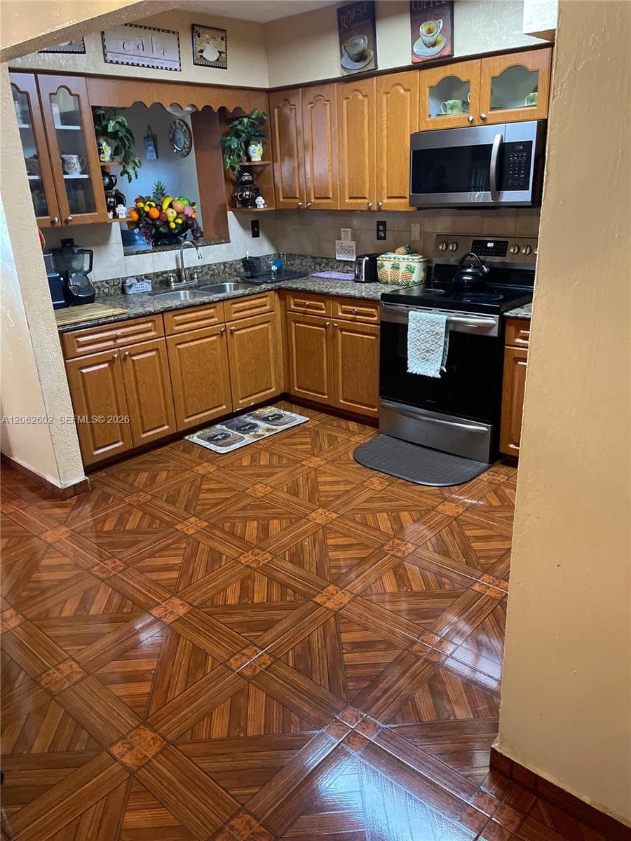 3265 NW 80th Ter, Miami FL 33147 photo 5