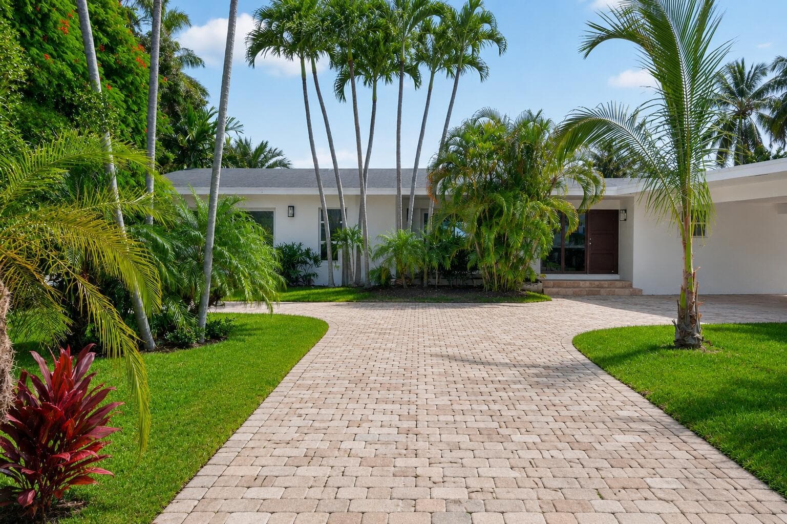 631 N Mashta Drive, Key Biscayne FL 33149 photo 2