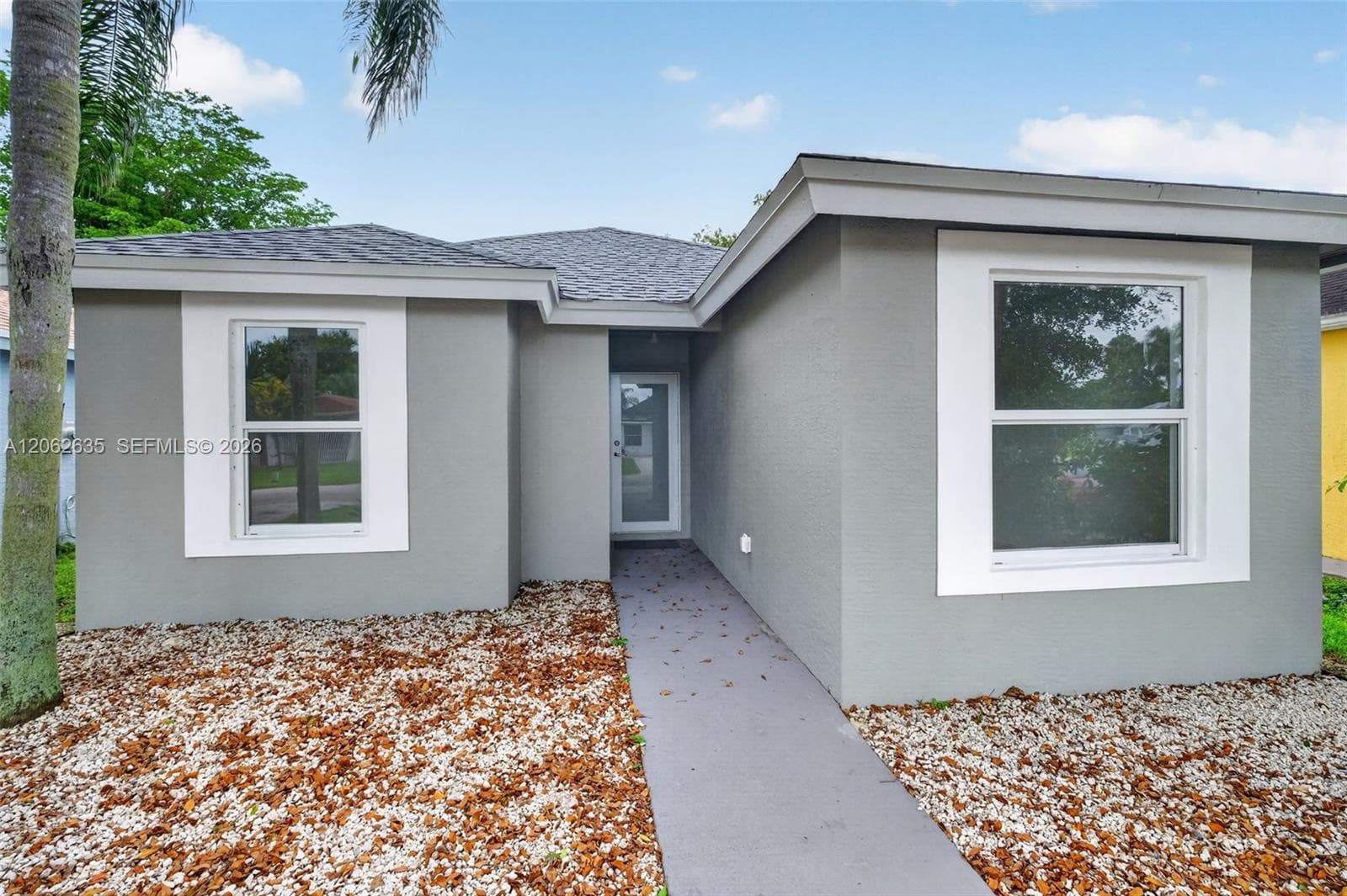 744 SW 9th St, Florida City FL 33034 photo 2