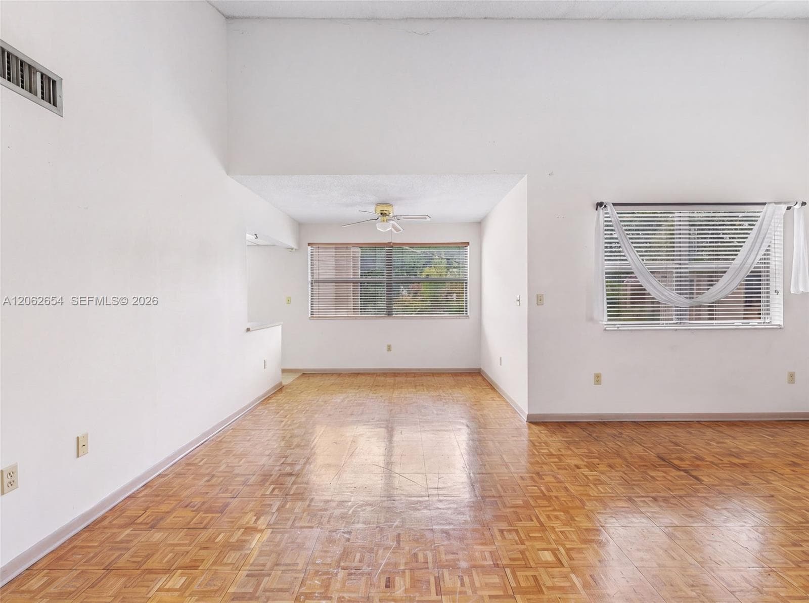 291 W Park Dr # 9-201, Miami FL 33172 photo 5