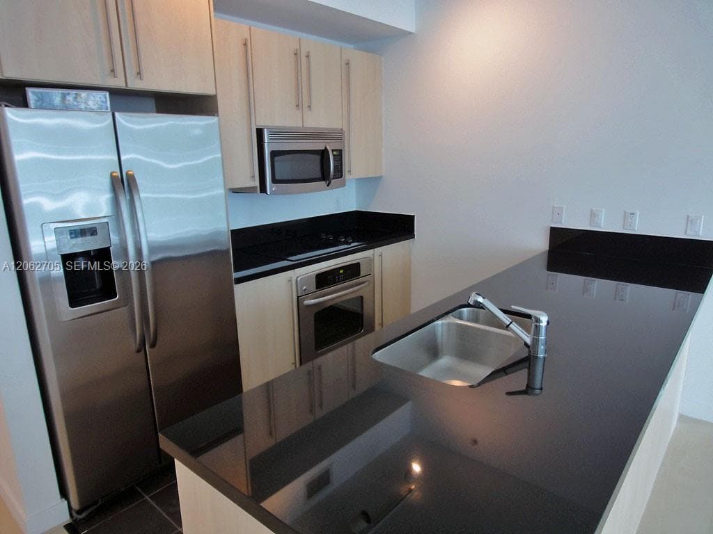 1111 SW 1 AV # 1715-N, Miami FL 33130 photo 2