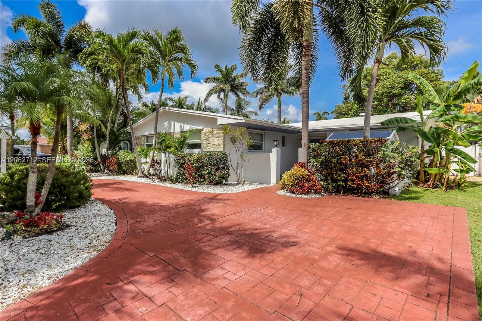 1102 N 13th Ave, Hollywood FL 33019