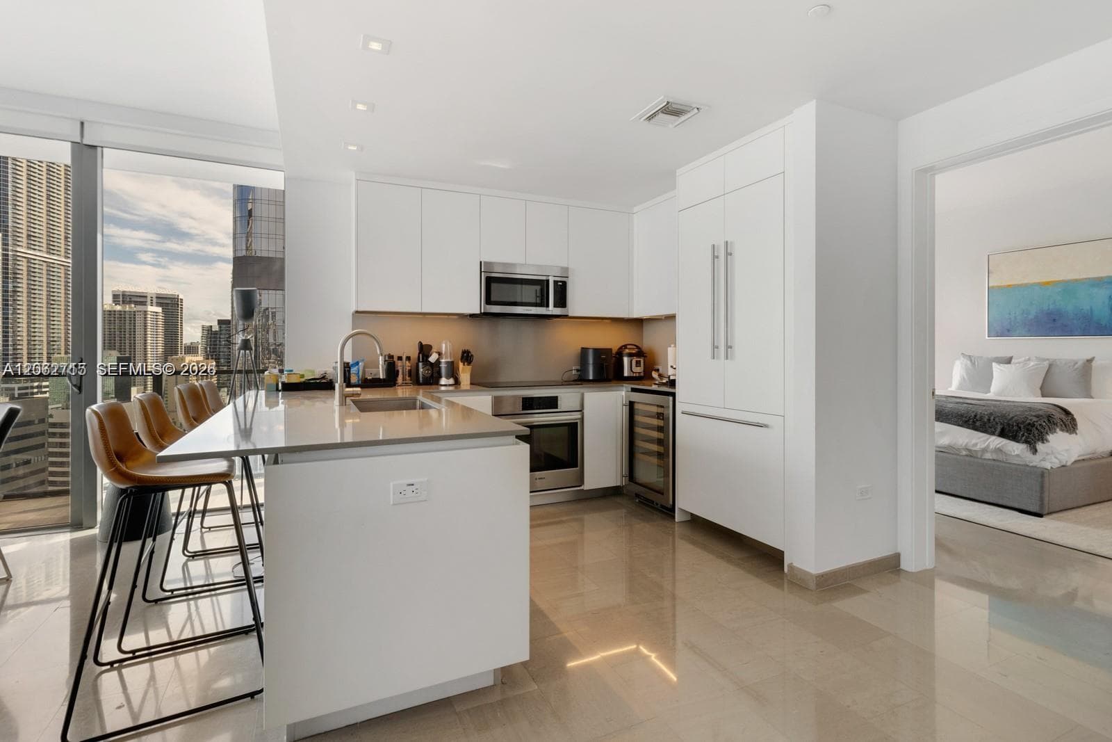 68 SE 6th St # 2101, Miami FL 33131 photo 3