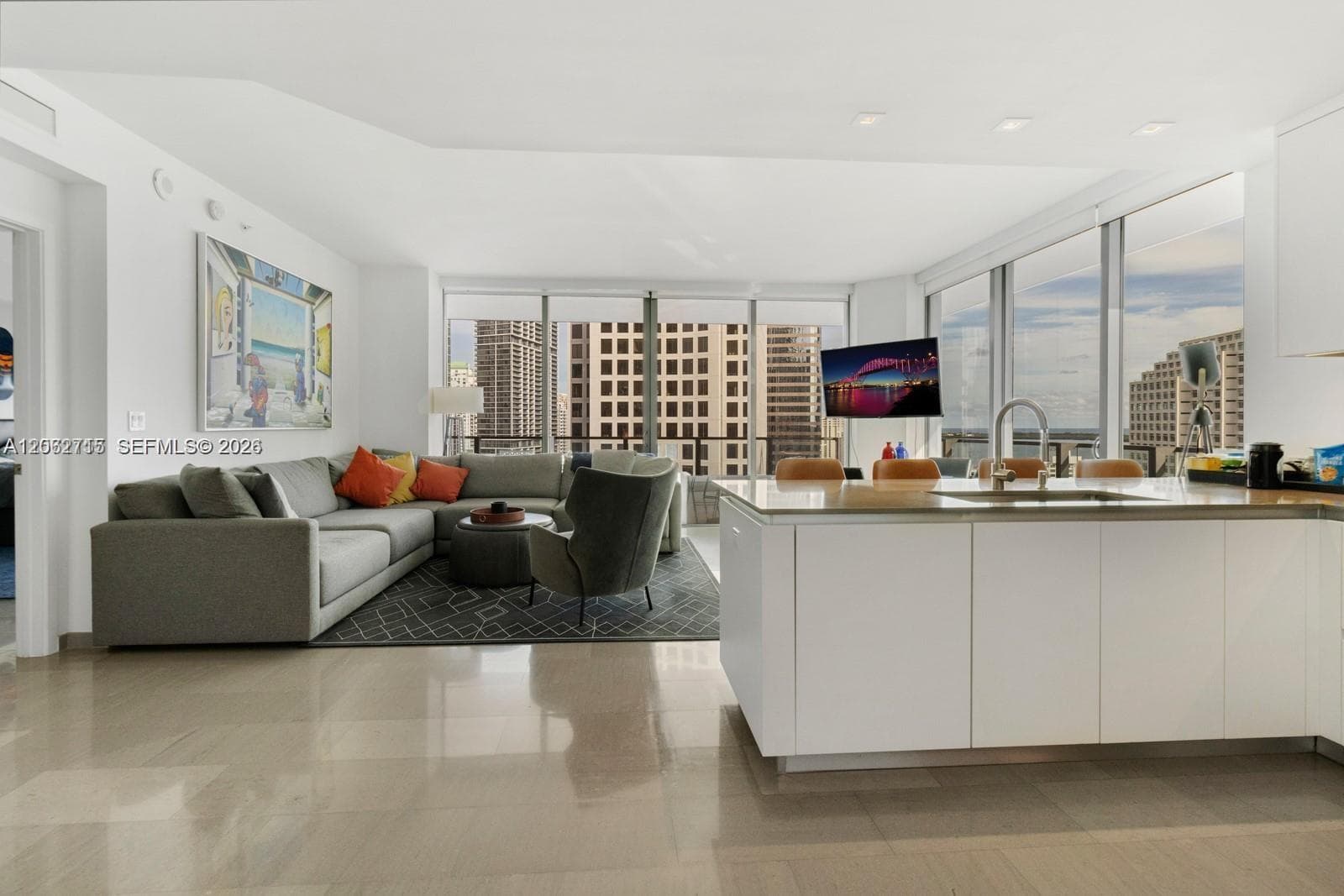 68 SE 6th St # 2101, Miami FL 33131 photo 4