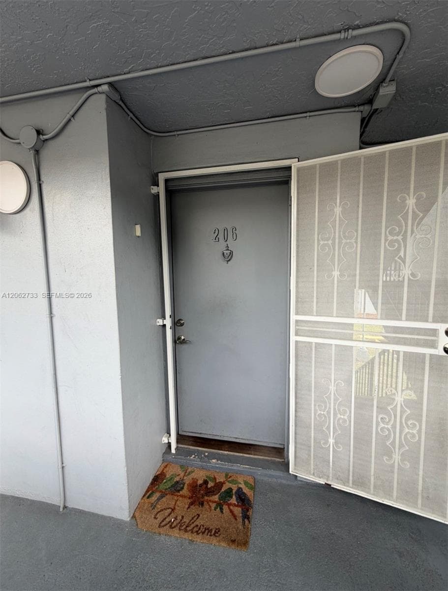 310 Fontainebleau Blvd # 206, Miami, FL 33172 photo 3