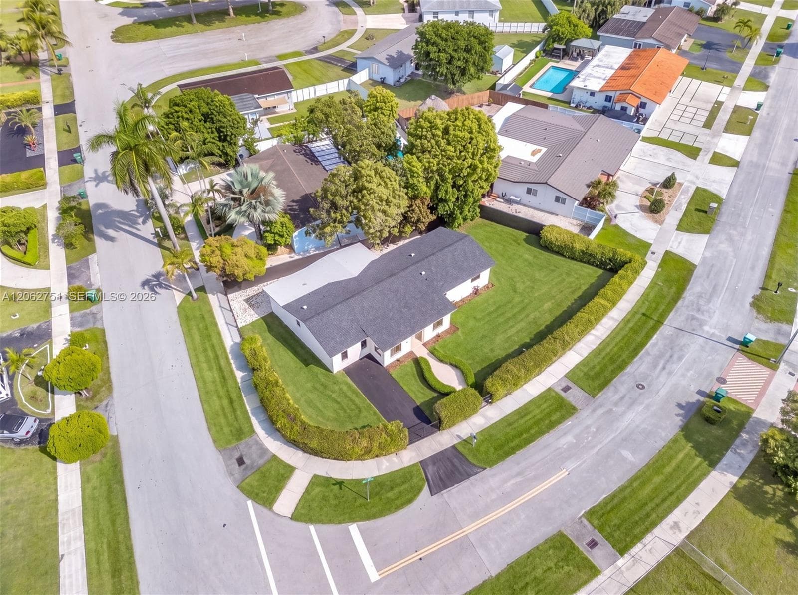 6514 SW 107th Pl, Miami FL 33173 photo 2