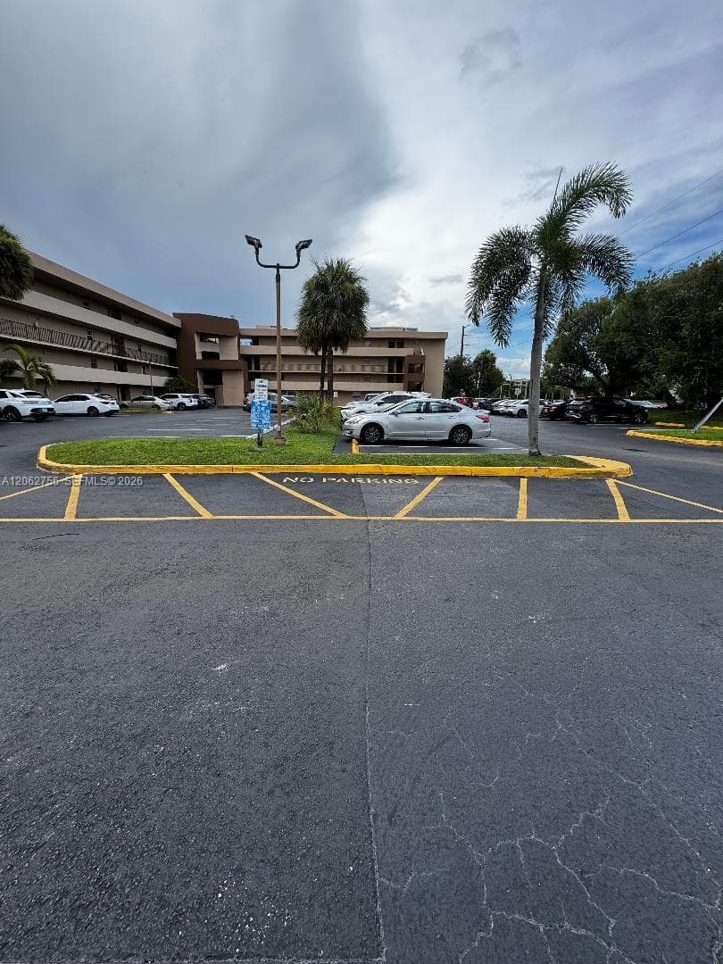 702 NW 87th Ave # 105, Miami FL 33172 photo 2