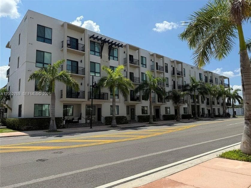 8167 NW 41st St # 409, Doral FL 33166