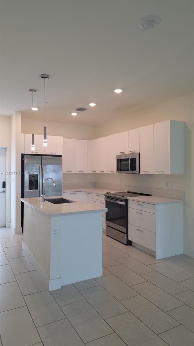 8167 NW 41st St # E-409, Doral FL 33166 photo 5